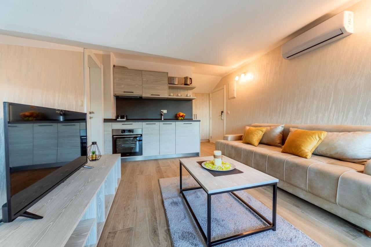 Luxury Apartments Queen Petrovac na moru Exterior foto