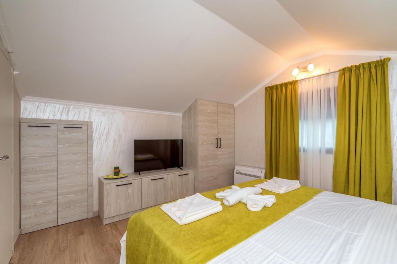 Luxury Apartments Queen Petrovac na moru Exterior foto