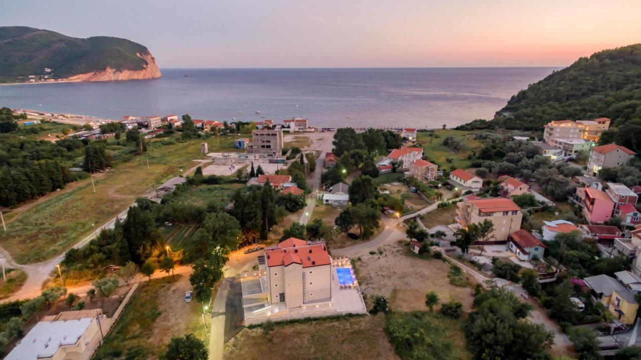 Luxury Apartments Queen Petrovac na moru Exterior foto