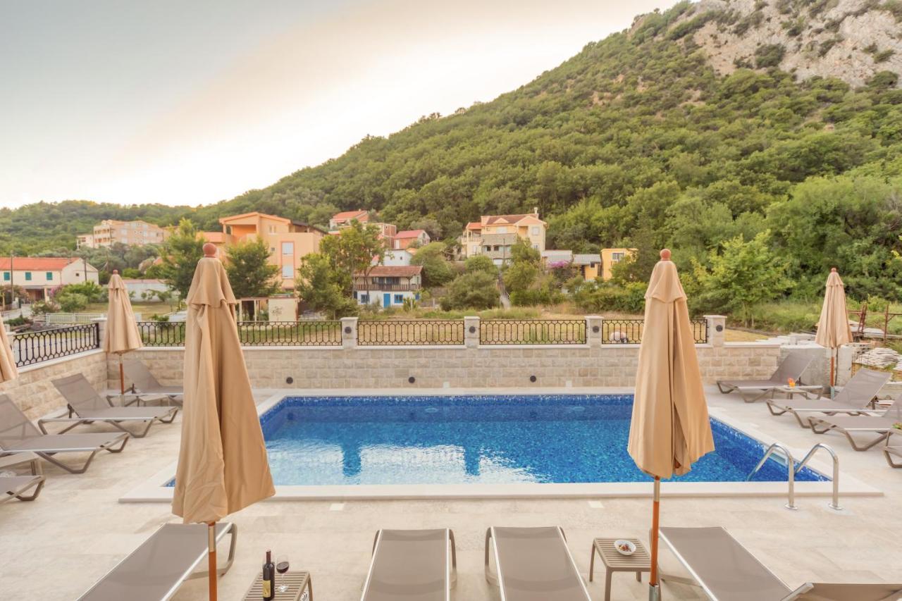 Luxury Apartments Queen Petrovac na moru Exterior foto