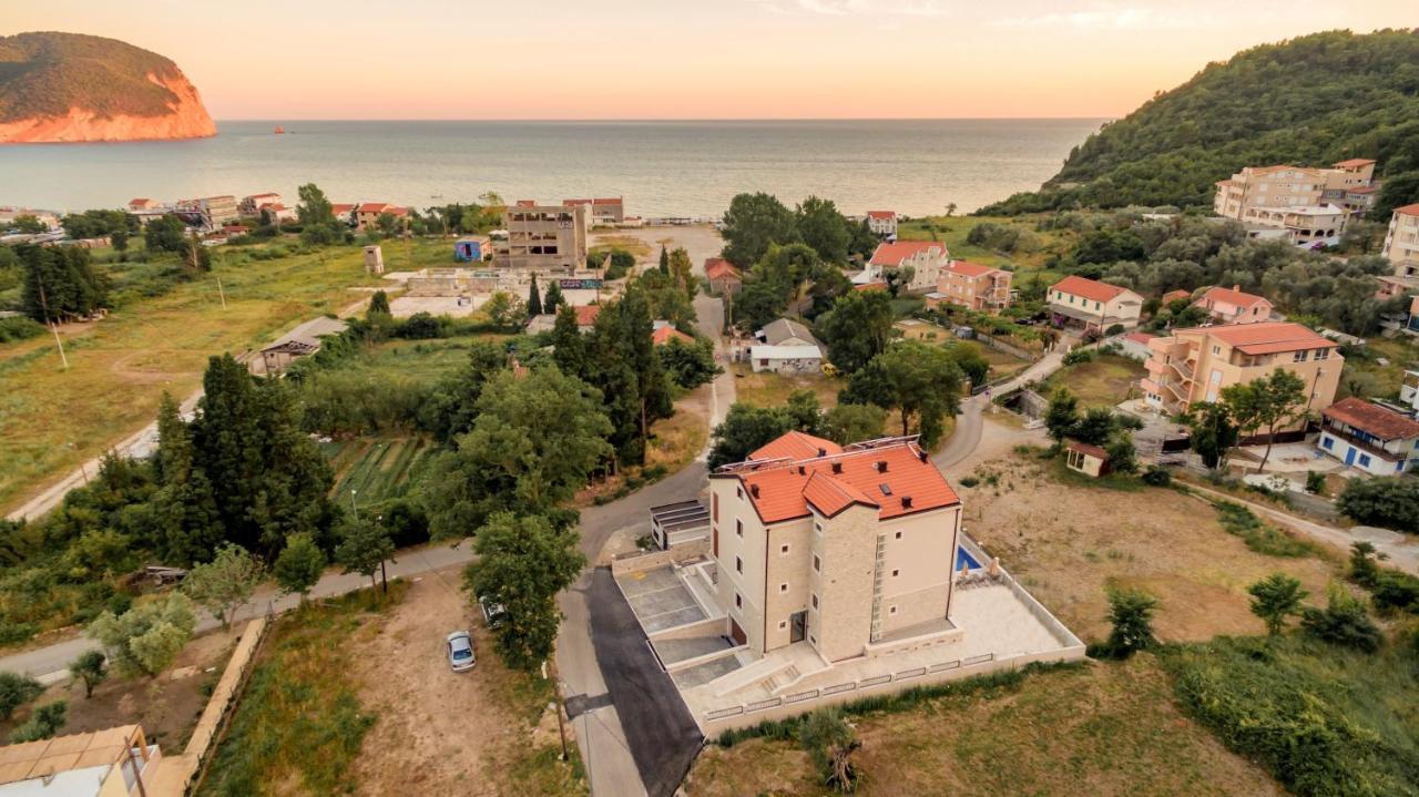 Luxury Apartments Queen Petrovac na moru Exterior foto