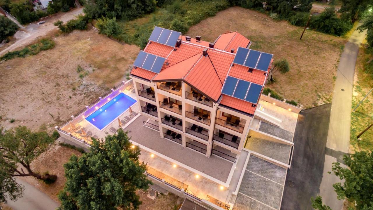 Luxury Apartments Queen Petrovac na moru Exterior foto
